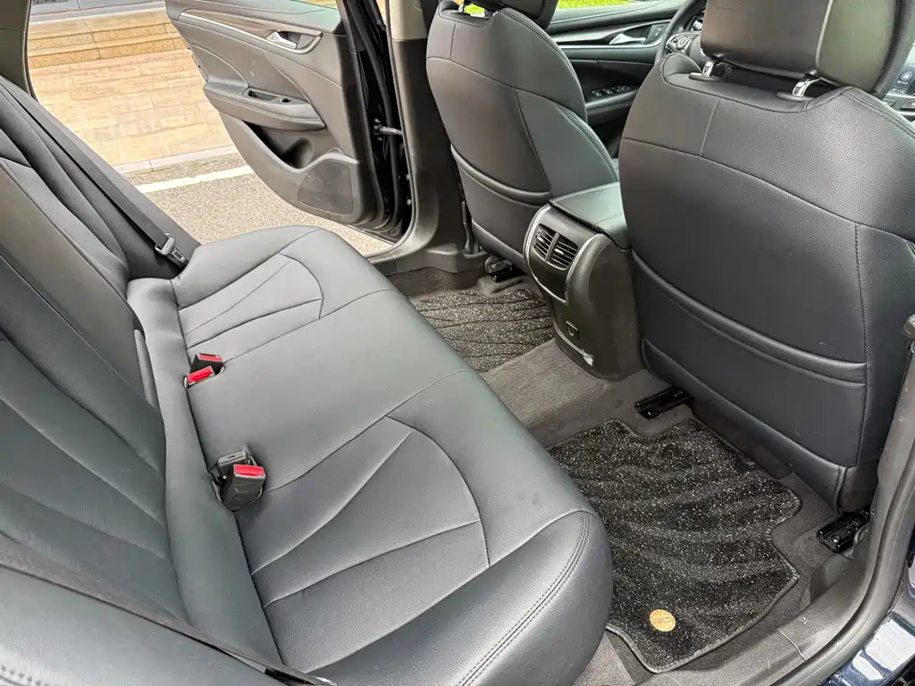 Buick LaCrosse — миниатюра 13