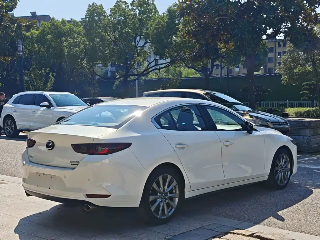 Mazda 3 Axela — миниатюра 4