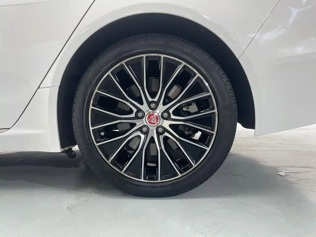 Jaguar XEL — миниатюра 18