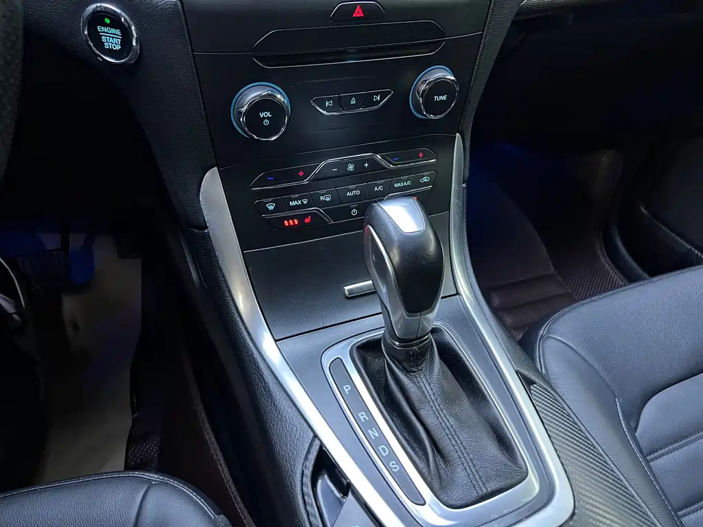 Ford Edge 2015 2.0T GTDi