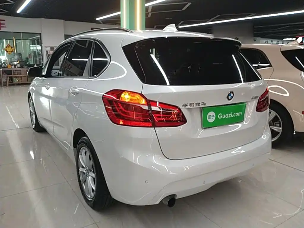 BMW 2 Series Active Tourer — миниатюра 5