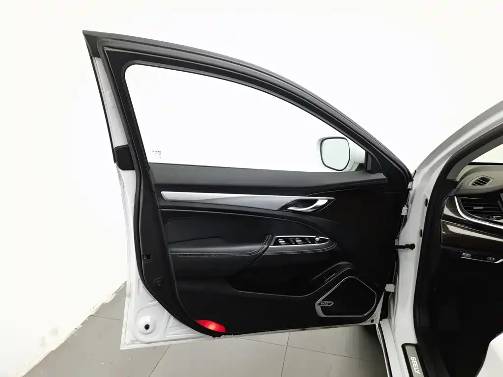 Geely Borui Hybrid — миниатюра 8