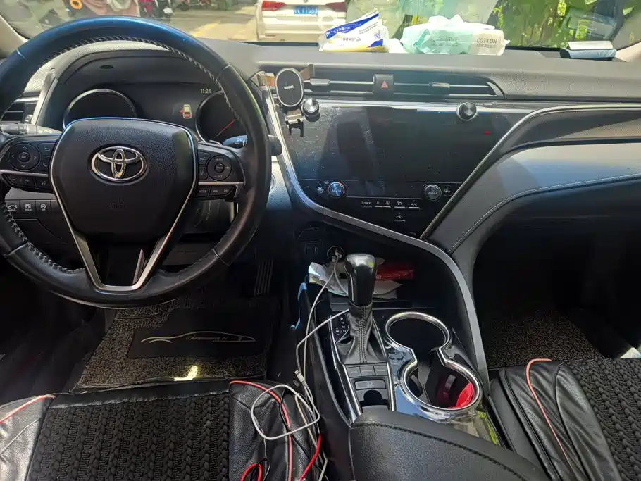Toyota Camry — миниатюра 12