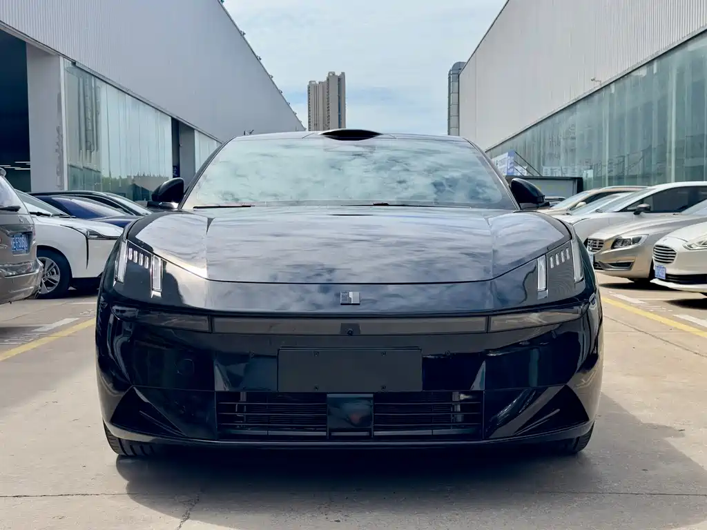 Lynk & Co 10 — миниатюра 2
