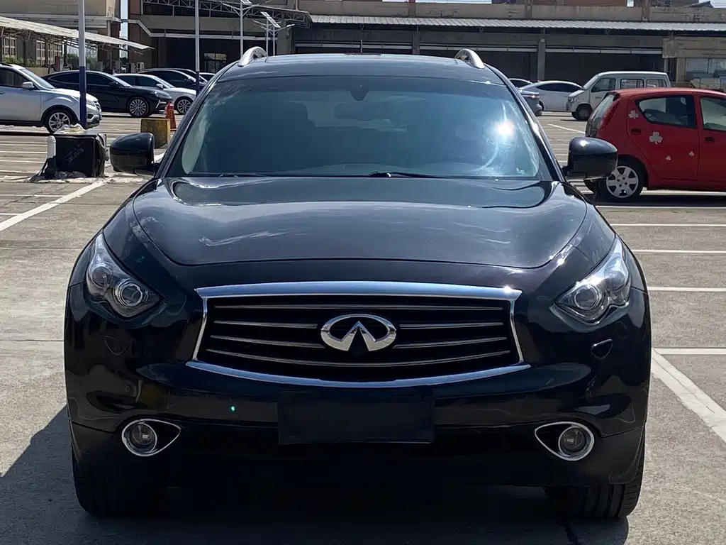 Infiniti QX70 — миниатюра 2