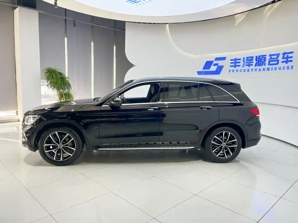 MERCEDES-BENZ GLC