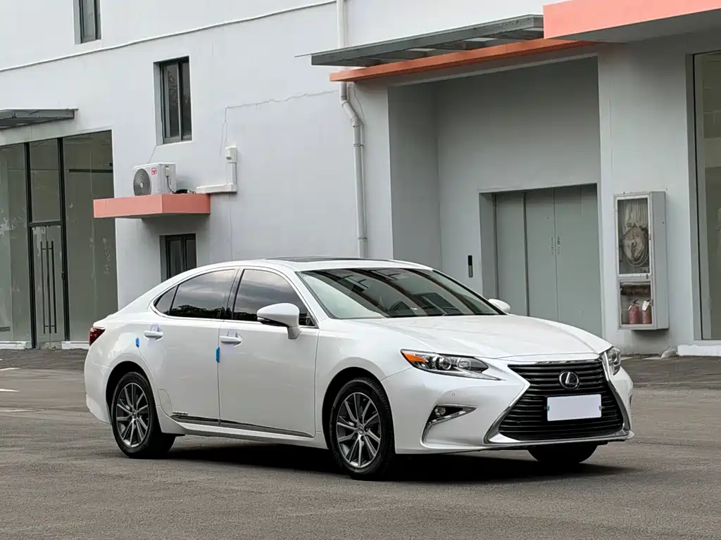 Lexus ES — миниатюра 3