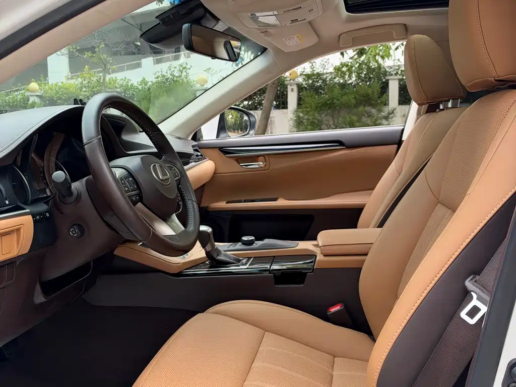 Lexus ES — миниатюра 9