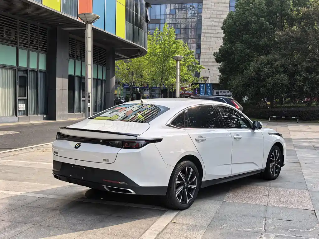 Changan Eado — миниатюра 9