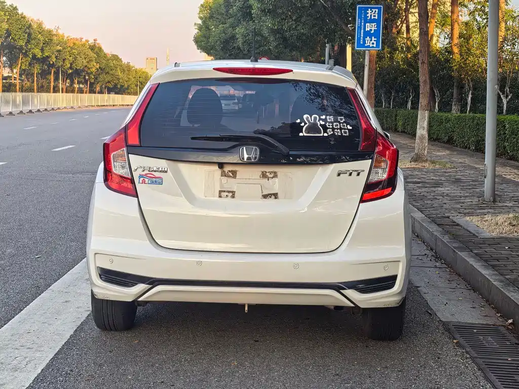 Honda Fit — миниатюра 5