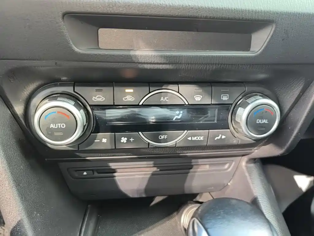 Mazda 3 Axela — миниатюра 13