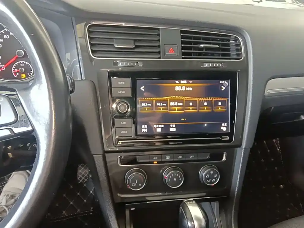 Volkswagen Golf — миниатюра 13