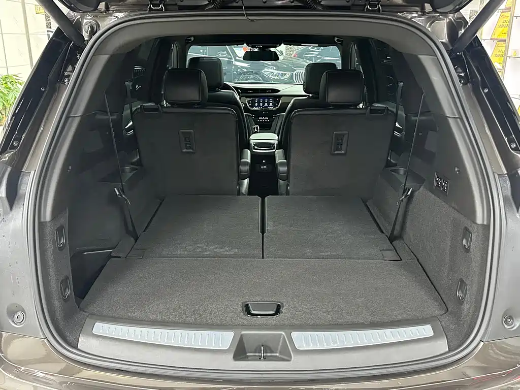 Cadillac XT6 2020 28T мест Luxury Sport