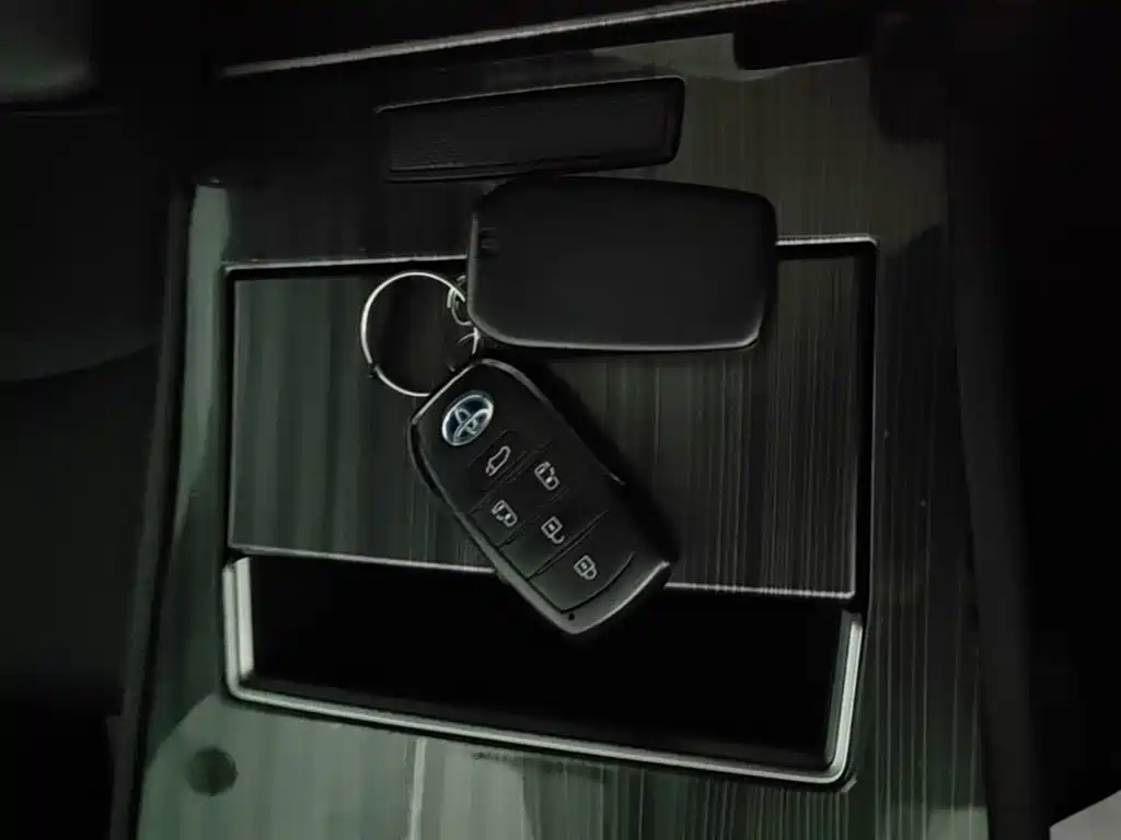 Toyota Sienna — миниатюра 9