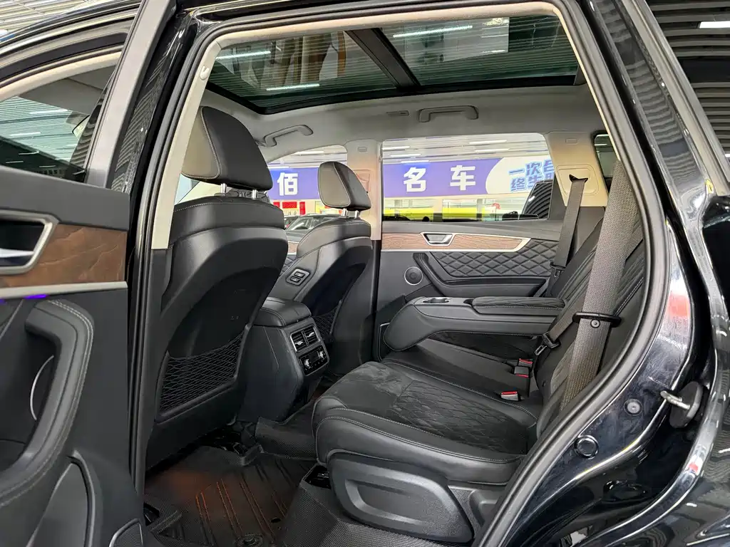 Hongqi Hongqi HS7 — миниатюра 9
