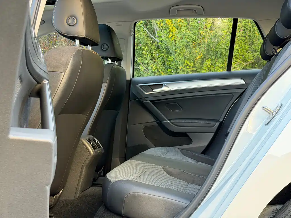 Volkswagen Golf — миниатюра 5