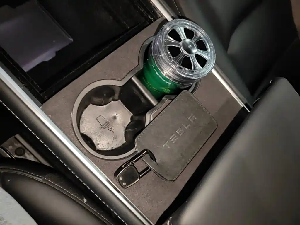 Tesla Model 3 — миниатюра 9