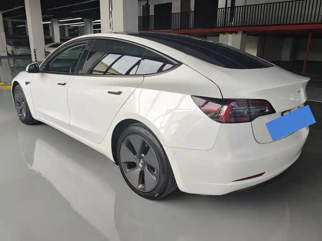 Tesla Model 3 — миниатюра 8