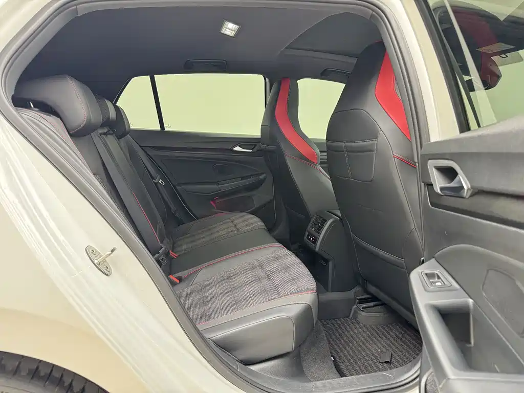 Volkswagen Golf GTI — миниатюра 21