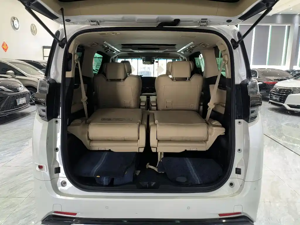 Toyota Vellfire 2023 2.5L HV