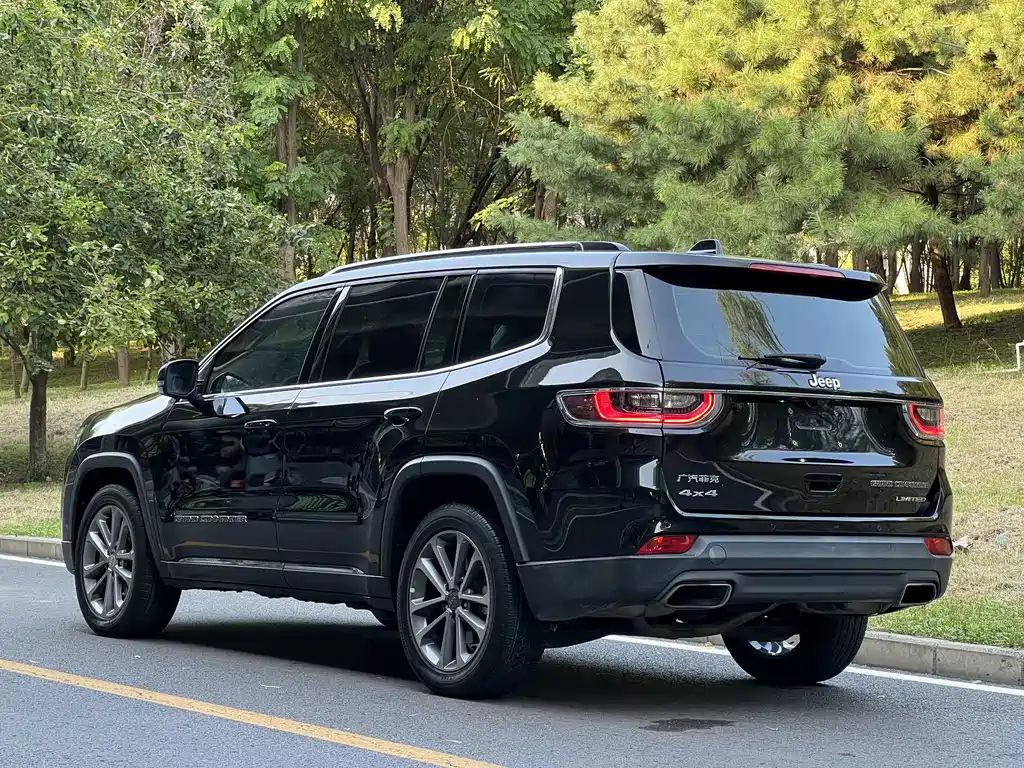 Jeep Grand Commander — миниатюра 8