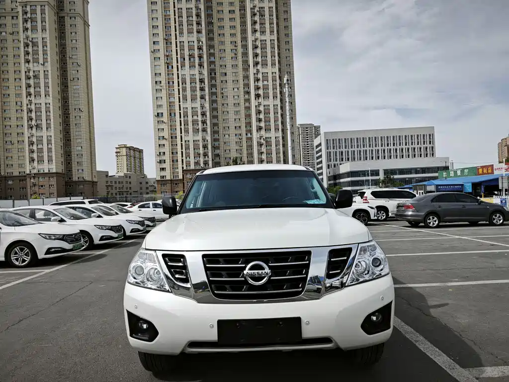 Nissan Patrol 2018 4.0L Platinum Gold Type