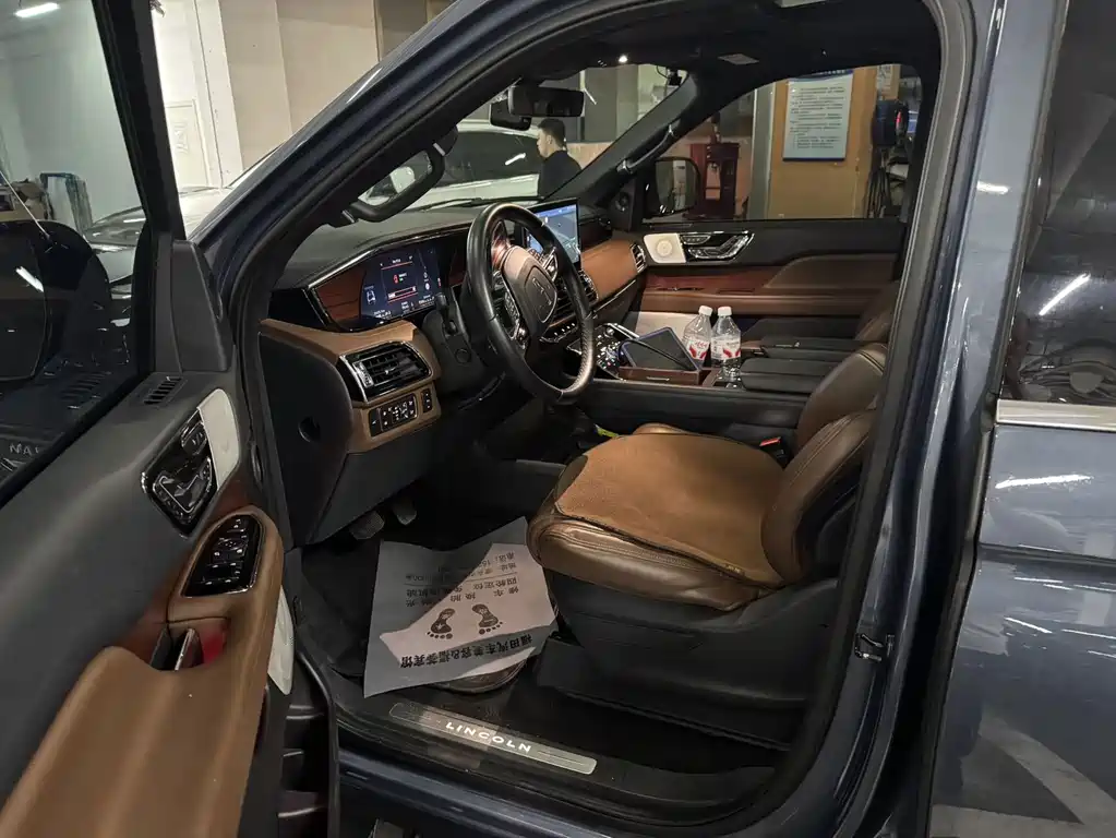 Lincoln Navigator — миниатюра 6