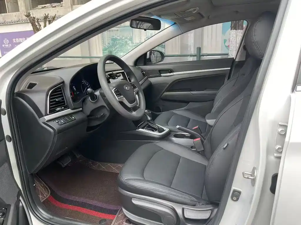 Hyundai Elantra — миниатюра 7