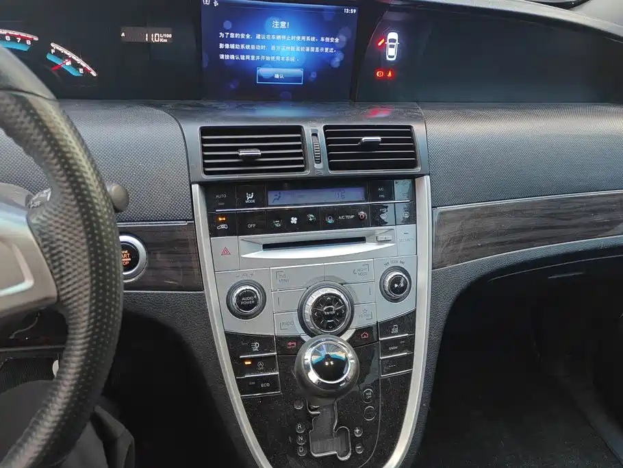 Luxgen Big 7 MPV — миниатюра 13