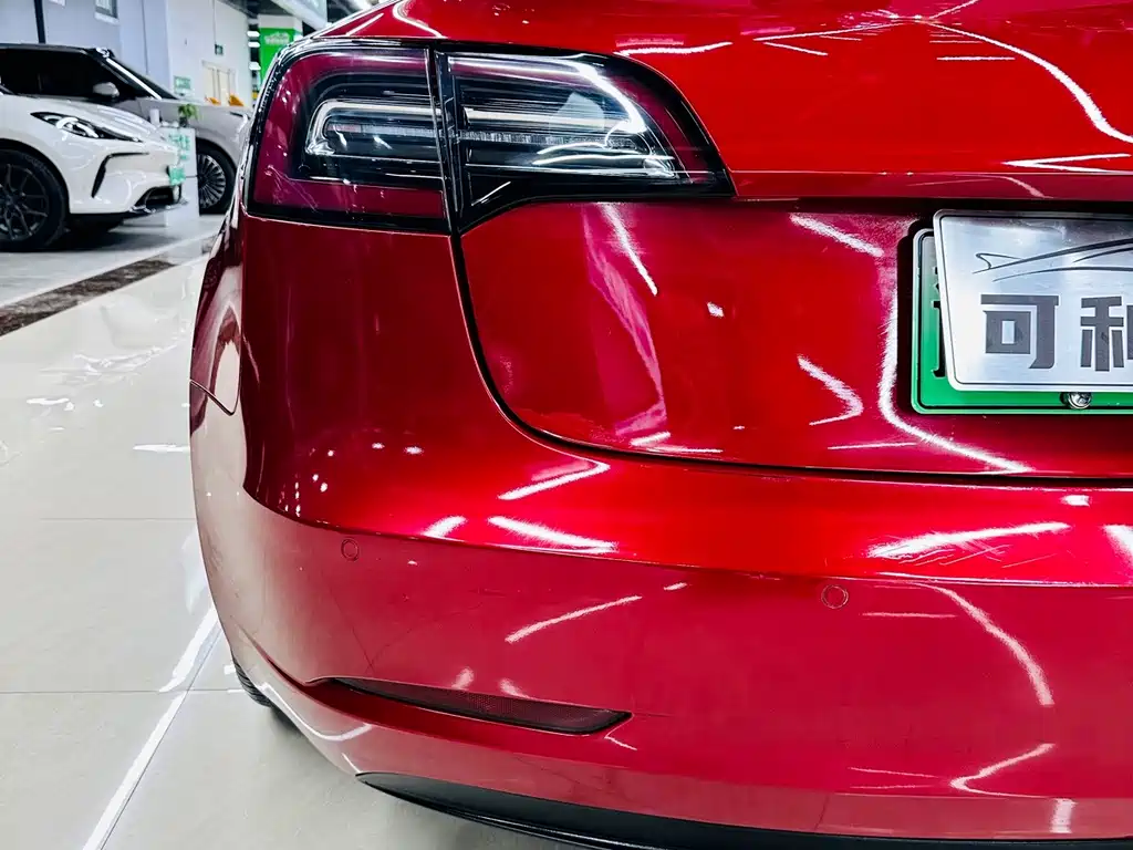 Tesla Model 3 — миниатюра 10
