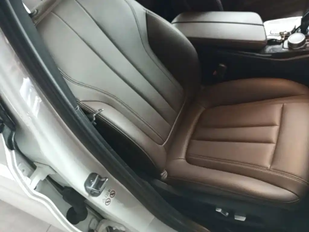 BMW 5 Series — миниатюра 25