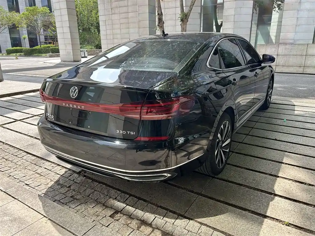 Volkswagen Passat 2022 330TSI Elite