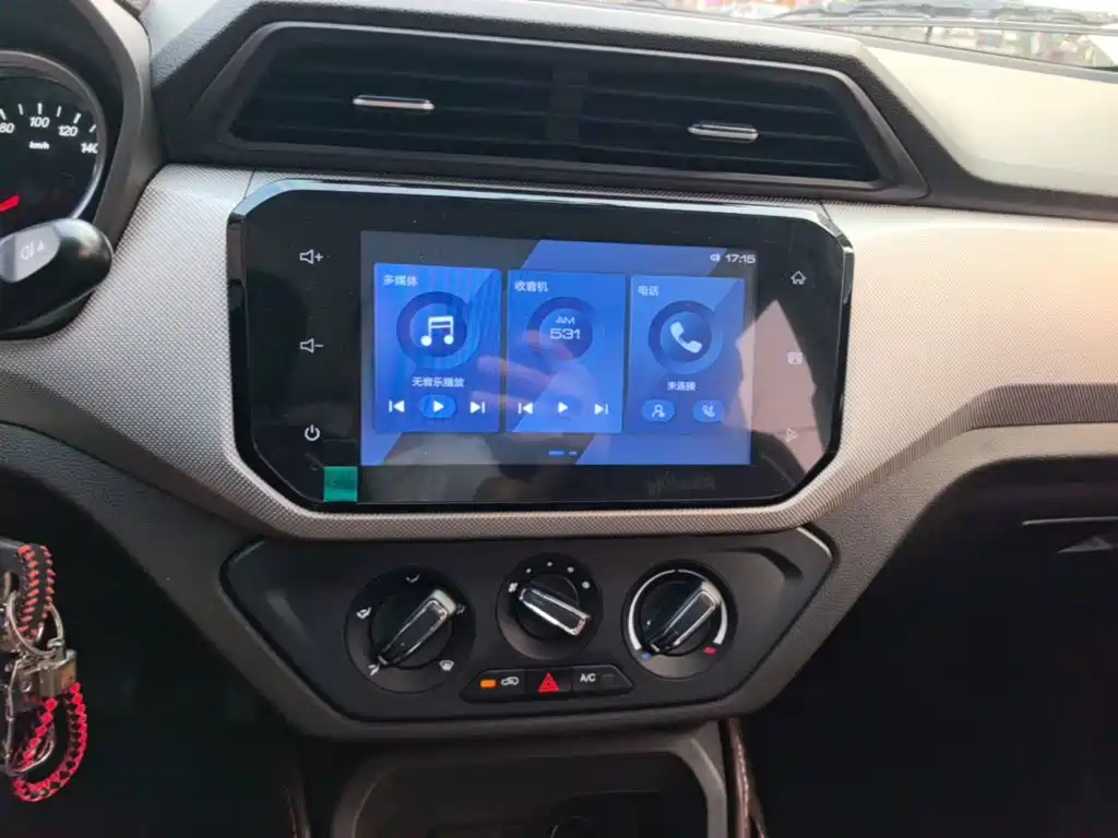 Wuling Hongguang — миниатюра 13
