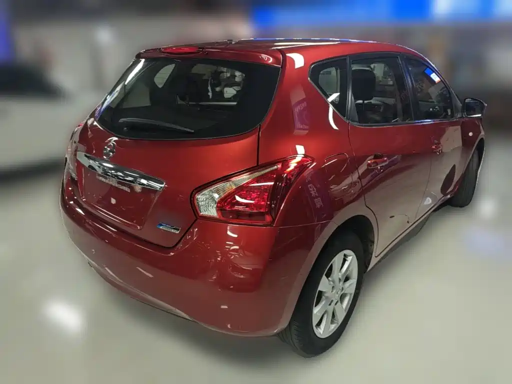 Nissan Tiida — миниатюра 10