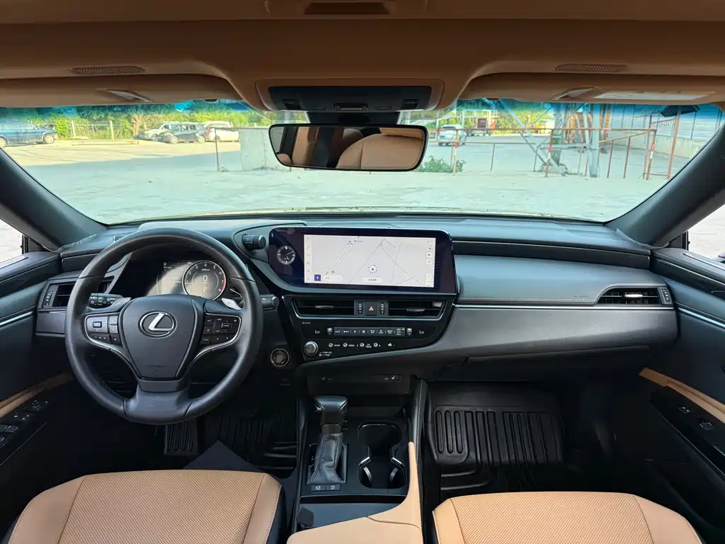 Lexus ES — миниатюра 9