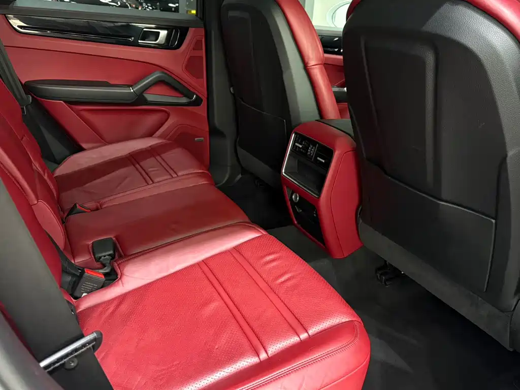 Porsche Cayenne Hybrid — миниатюра 14