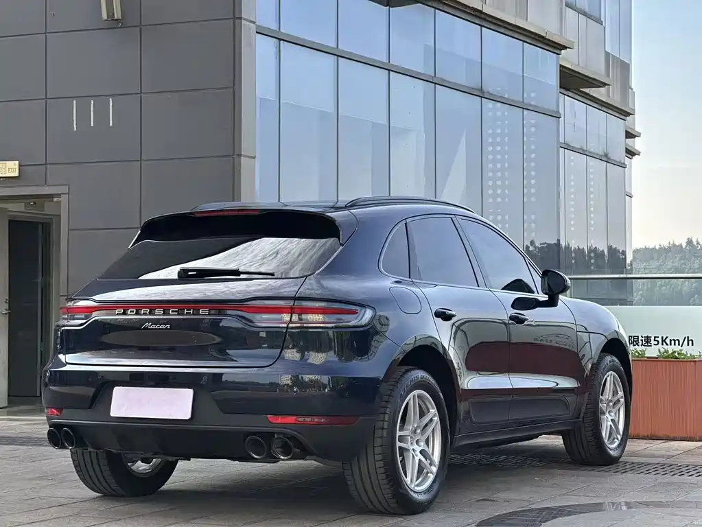 Porsche Macan — миниатюра 4