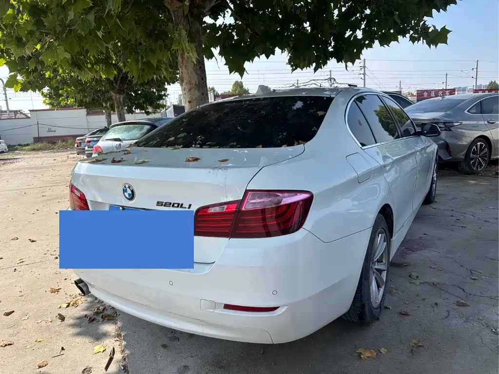 BMW 5 Series — миниатюра 9