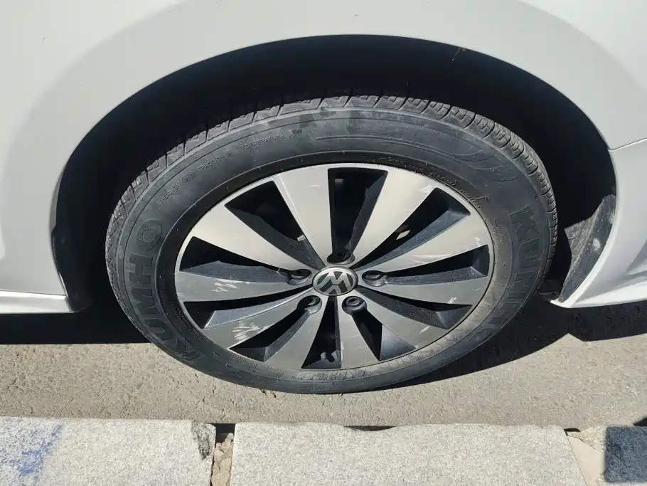 Volkswagen Sagitar — миниатюра 6