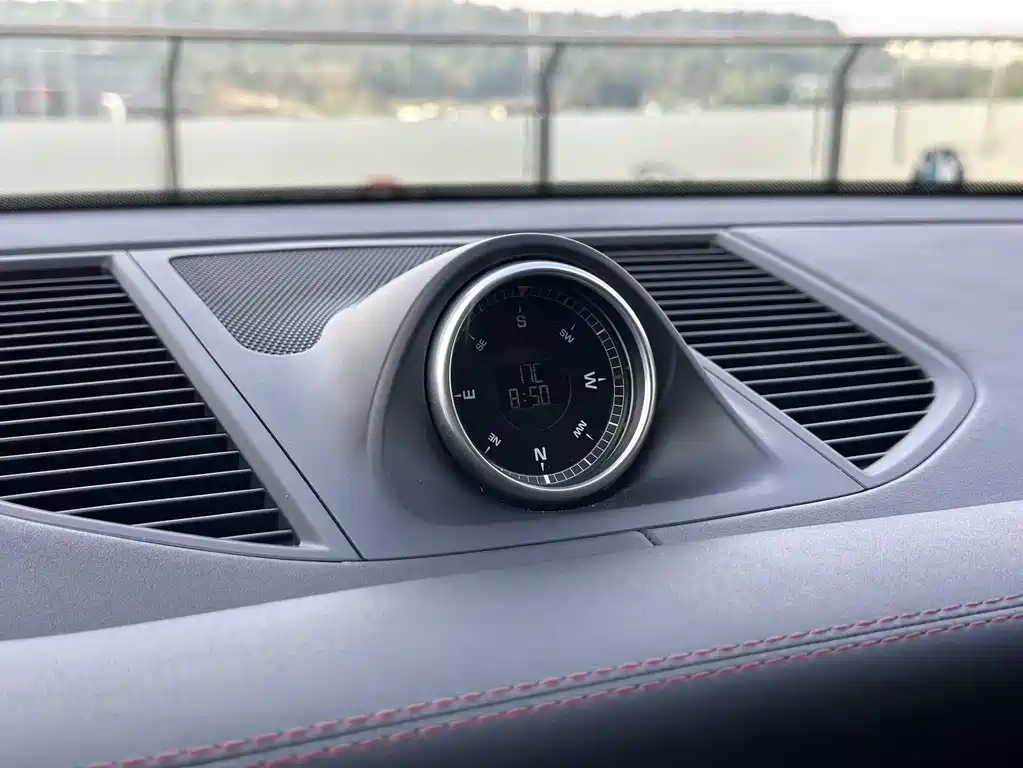 Porsche Macan — миниатюра 18