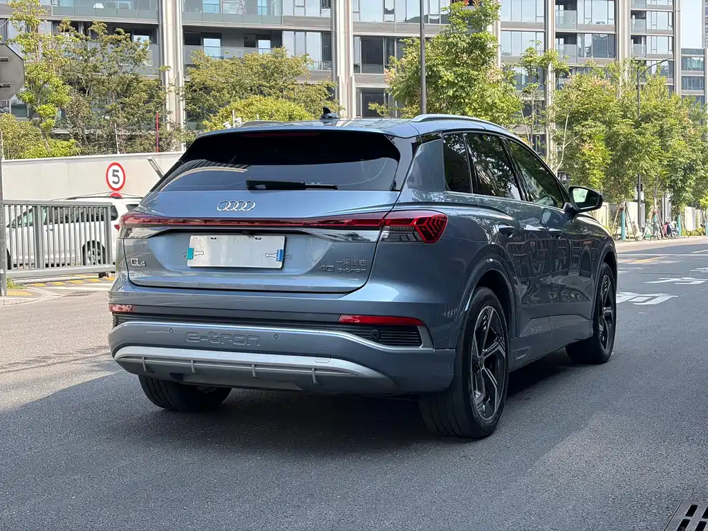Audi Q4 e-tron — миниатюра 16