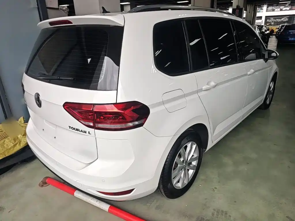 Volkswagen Touran — миниатюра 7