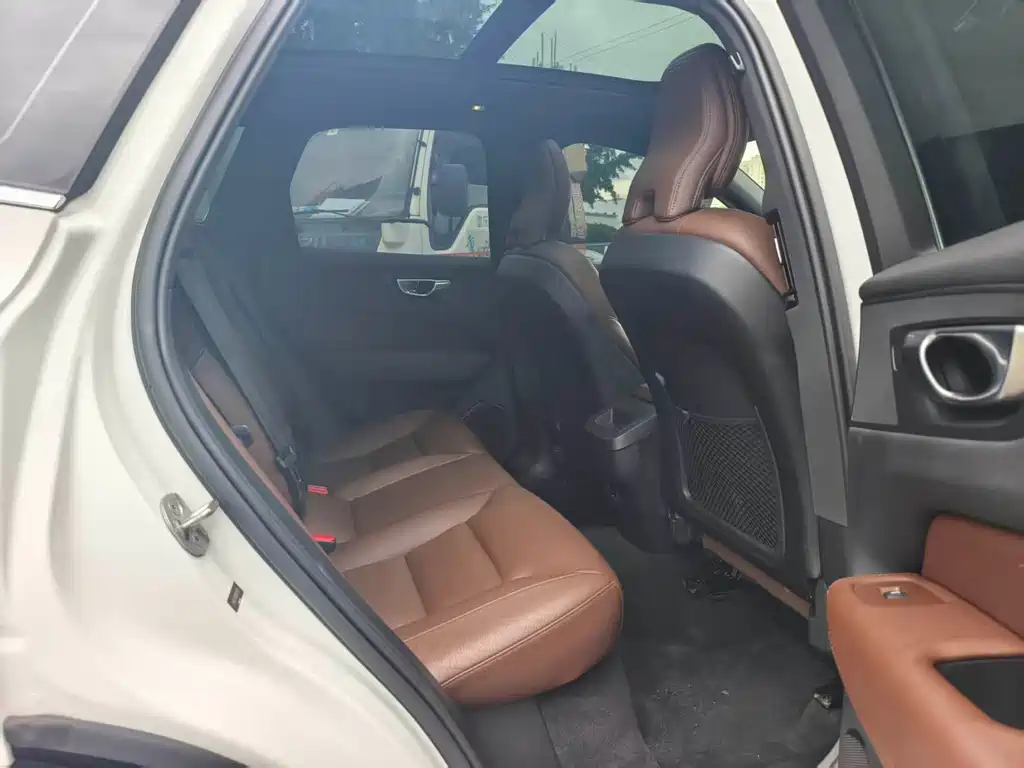 Volvo XC60 — миниатюра 9
