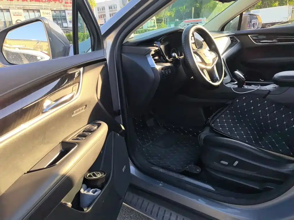 Cadillac XT5 — миниатюра 12