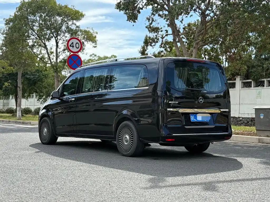 Mercedes-Benz Vito 2023 2.0T Elite 7 мест