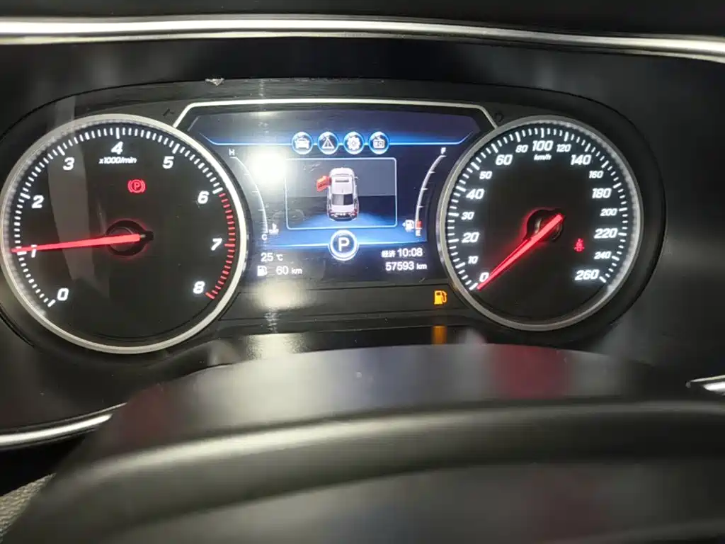 Hongqi Hongqi H5 — миниатюра 12