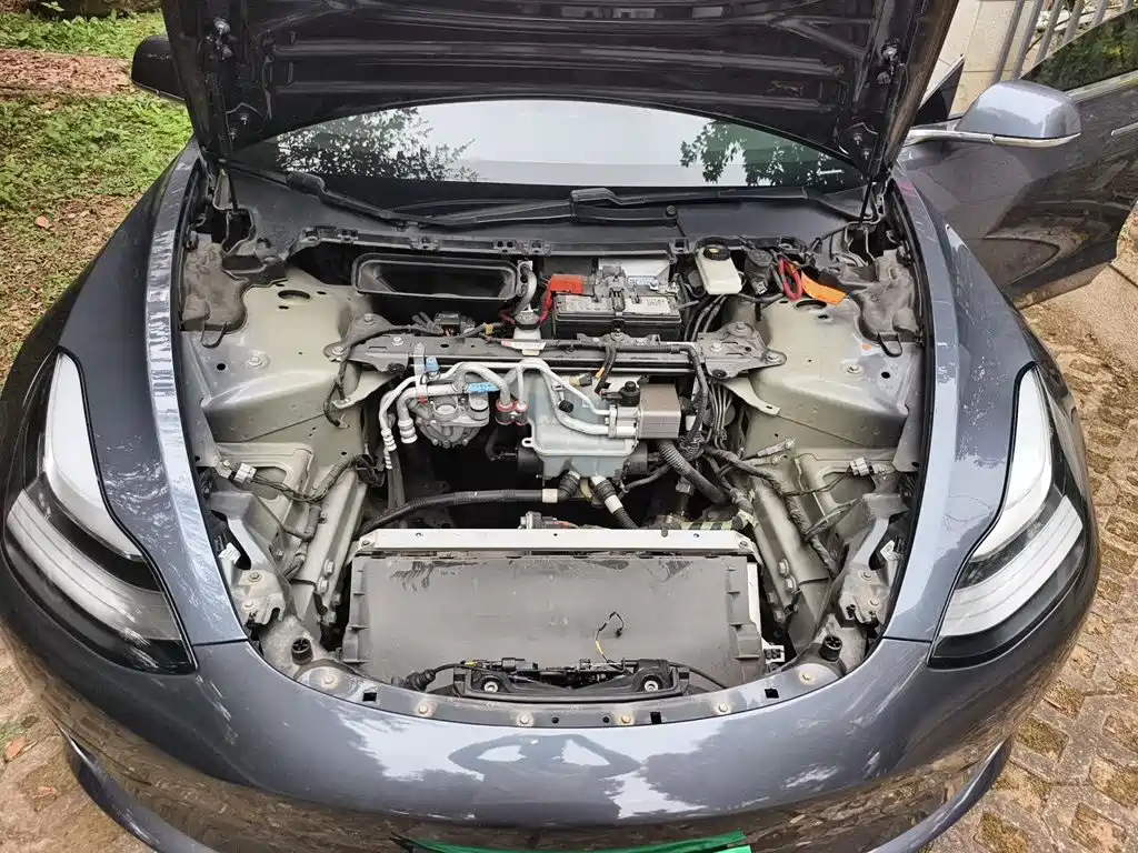 Tesla Model 3 — миниатюра 21