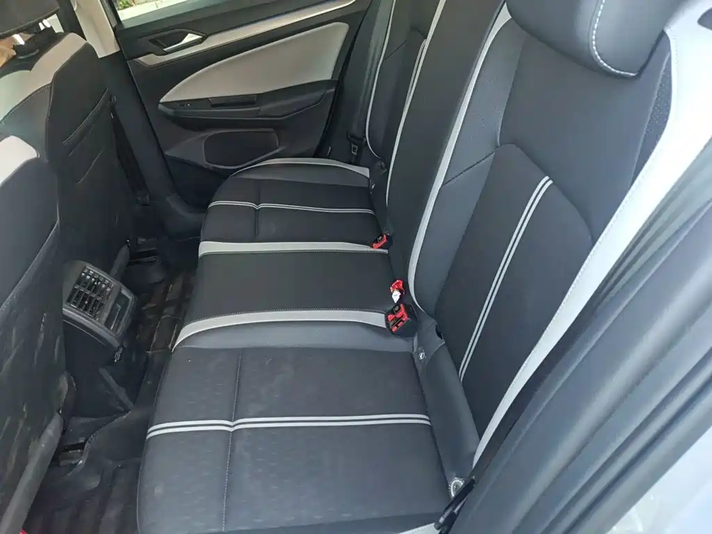 Volkswagen Golf — миниатюра 13