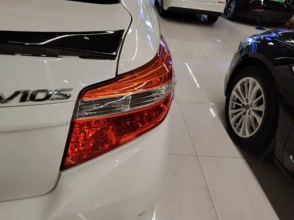 Toyota Vios — миниатюра 8
