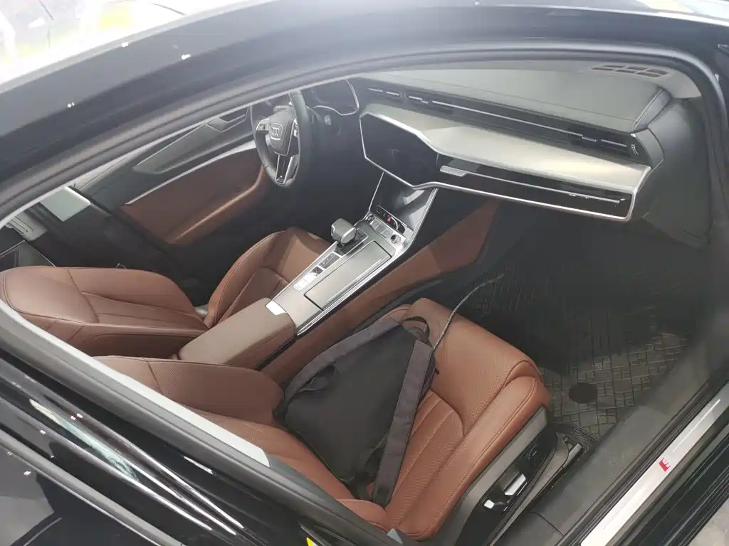 Audi A6L — миниатюра 9